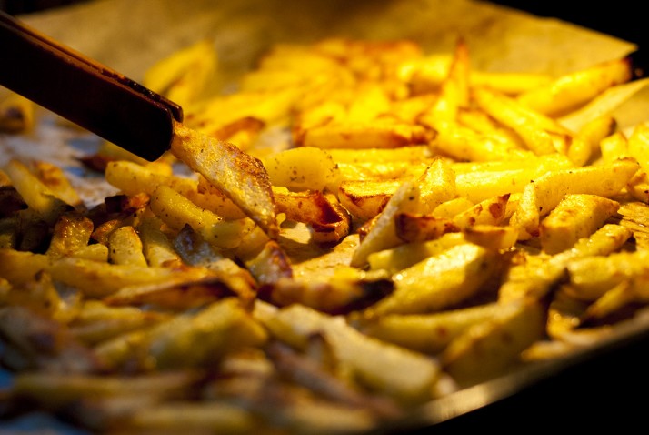 Réaliser des frites au four maison